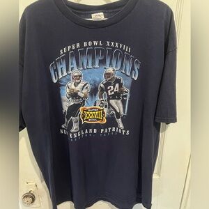 New England Patriots Super Bowl XXXVVIII Tee Size 2XL (Preowned)